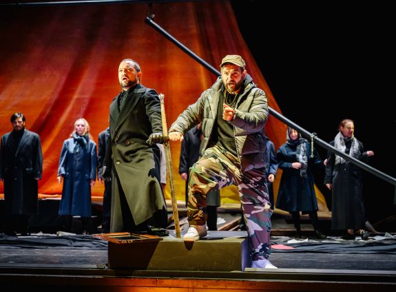 Opernfestspiele Heidenheim_2026_MACBETH_David Esteban, Santiago Bürgi, Chor_©_Oliver Vogel (2)