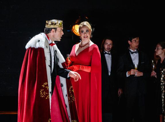 Opernfestspiele Heidenheim_2026_MACBETH_Thomas Weinhappel, Leah Gordon, Chor_©_Oliver Vogel