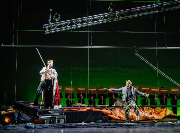 Opernfestspiele Heidenheim_2026_MACBETH_Thomas Weinhappel, Santiago Bürgi, Chor_©_Oliver Vogel